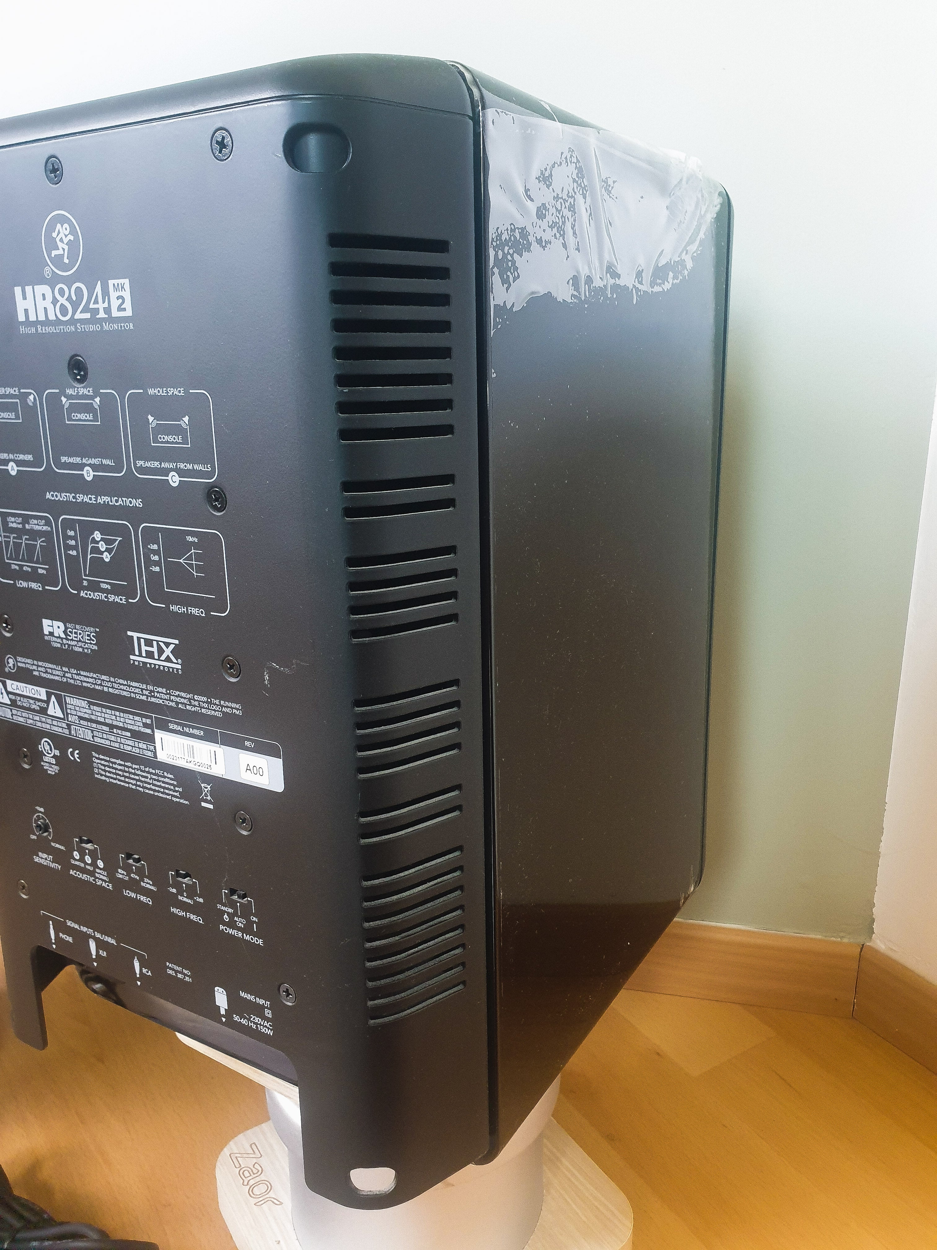 Mackie HR824mk2 8inch 2-Way High Resolution Studio Monitor