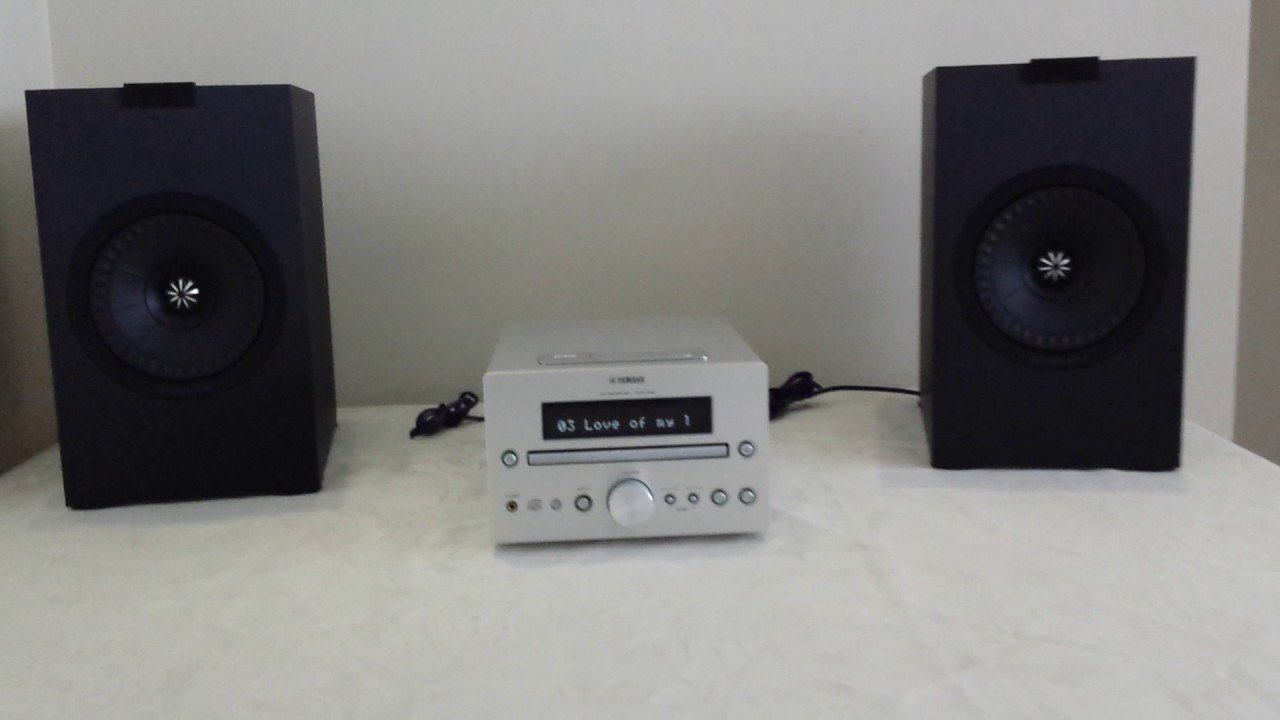 KEF Q150 Bookshelf Speakers – Pair